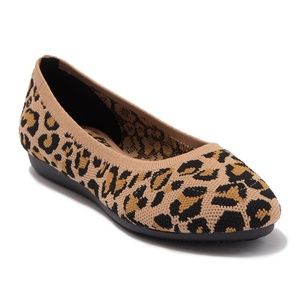 Steven by Steve Madden Leopard Knit Flats Size 5.5